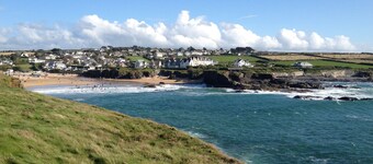 Hill Rise - Cottage In beautiful Trevone Bay, Near Padstow, North Cornwall