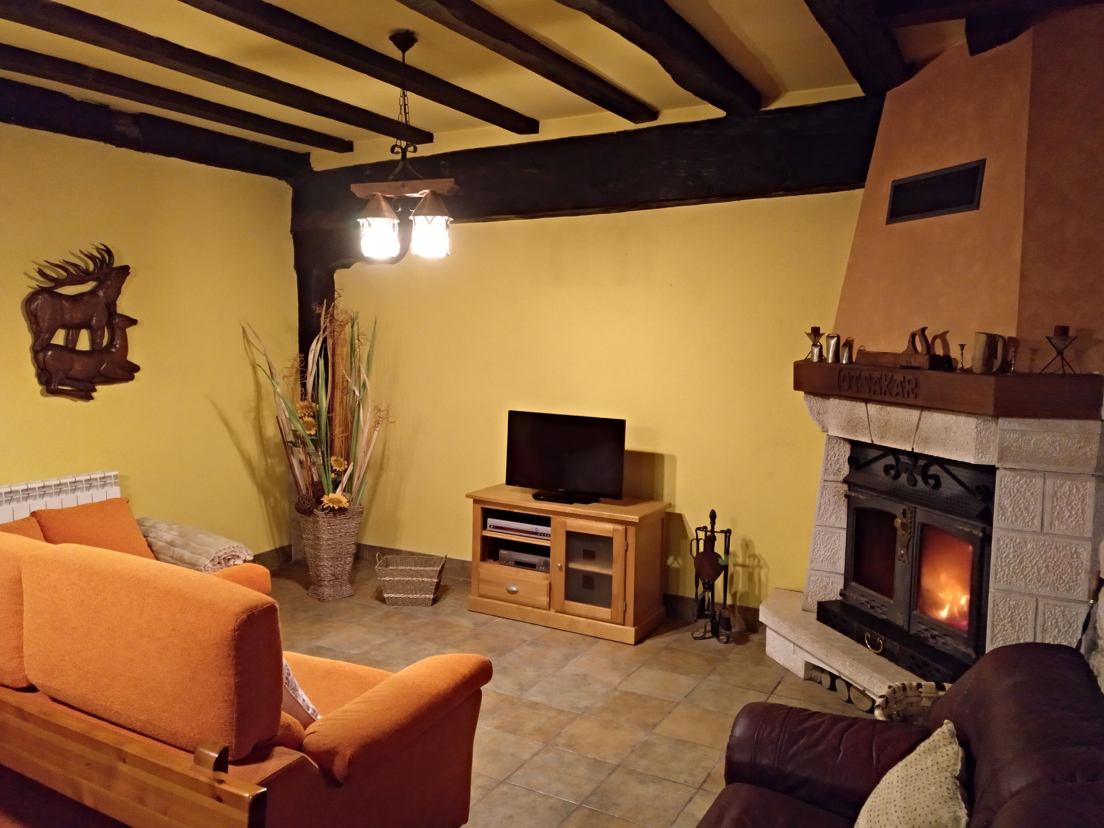 Rural house of complete rent, with capacity of 14 +2 people.