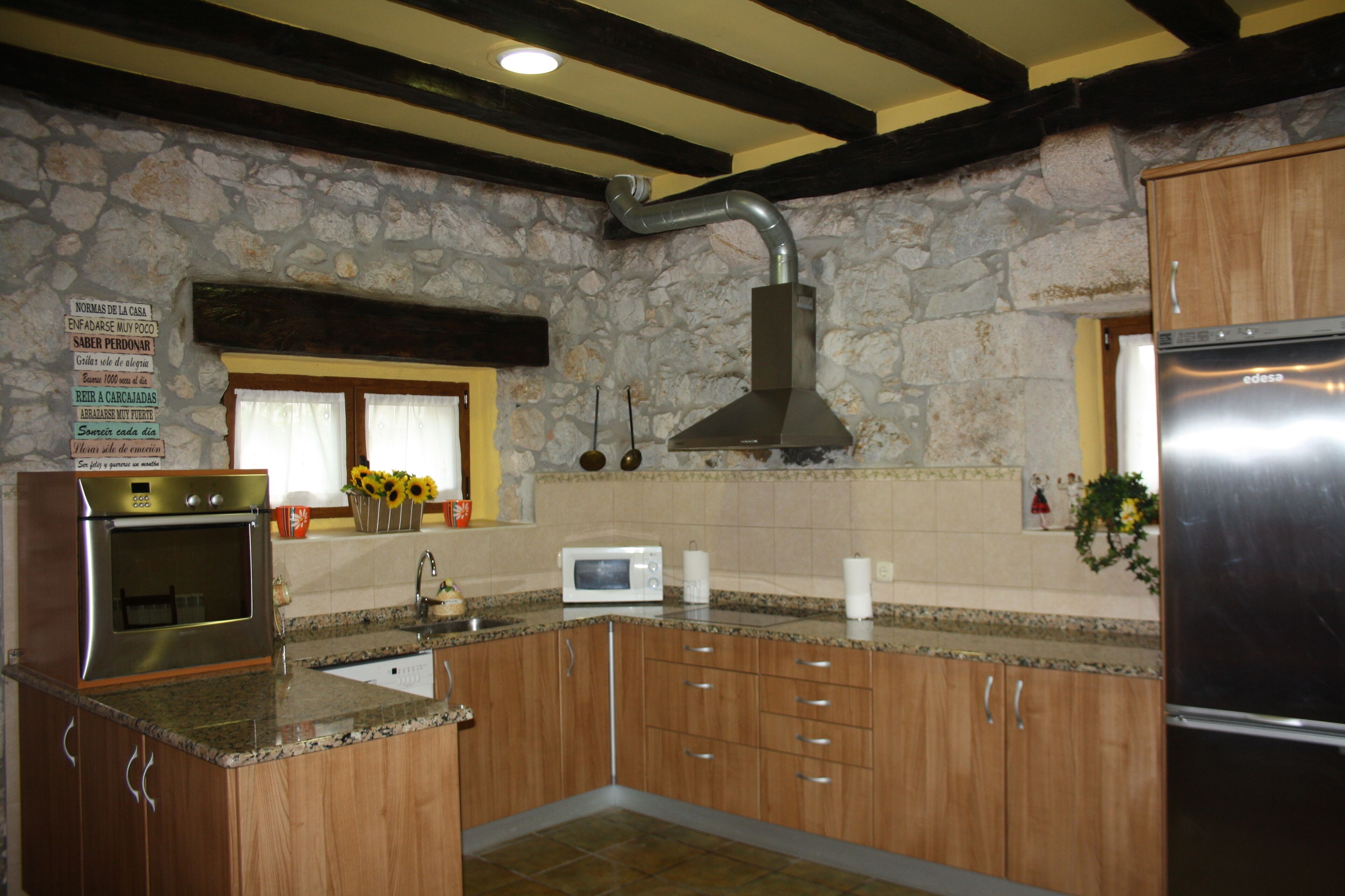 Rural house of complete rent, with capacity of 14 +2 people.