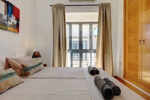 4 camere, ferro/asse da stiro, Wi-Fi gratuito, lenzuola