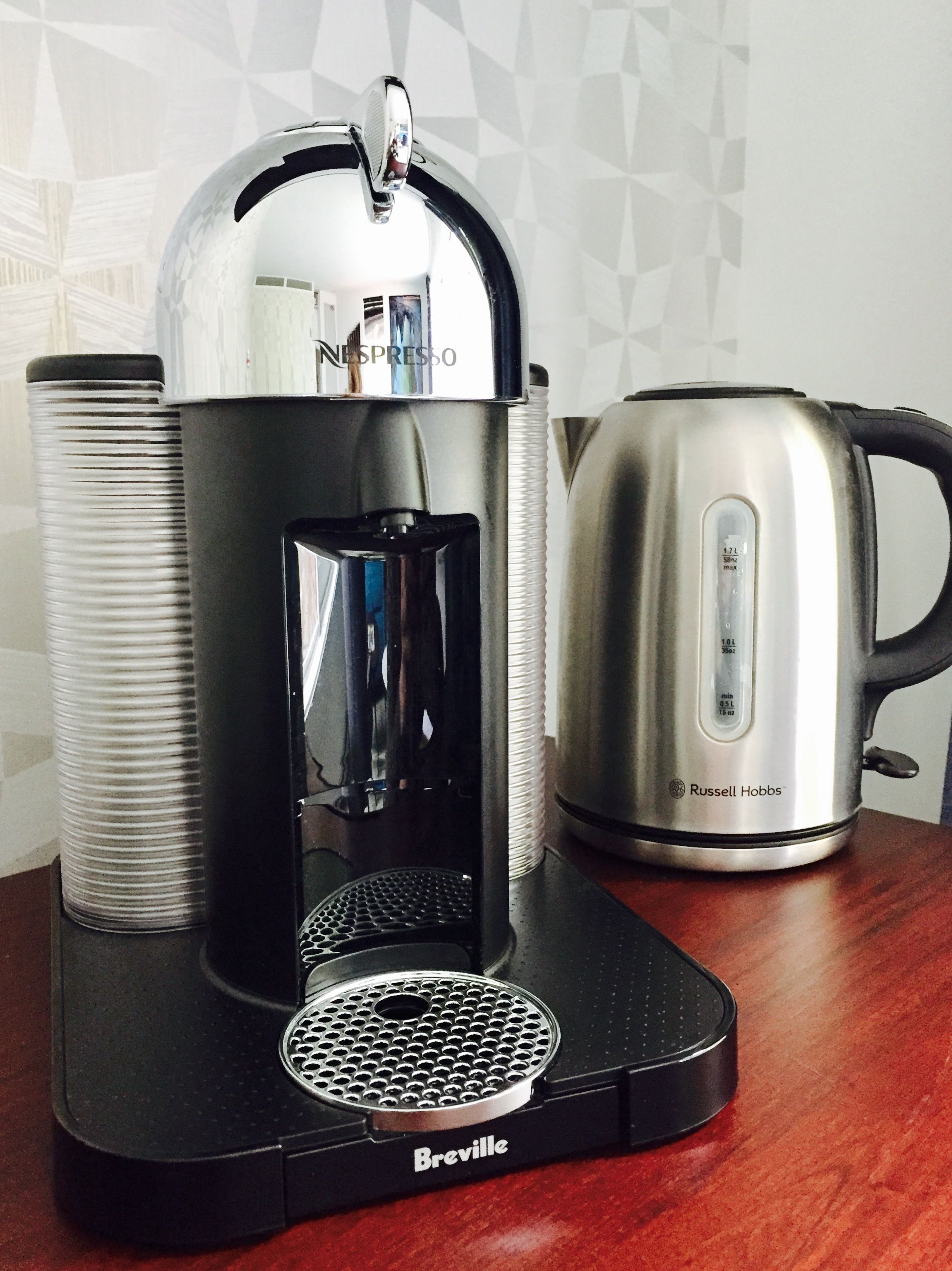 smart tv, netflix, pay films