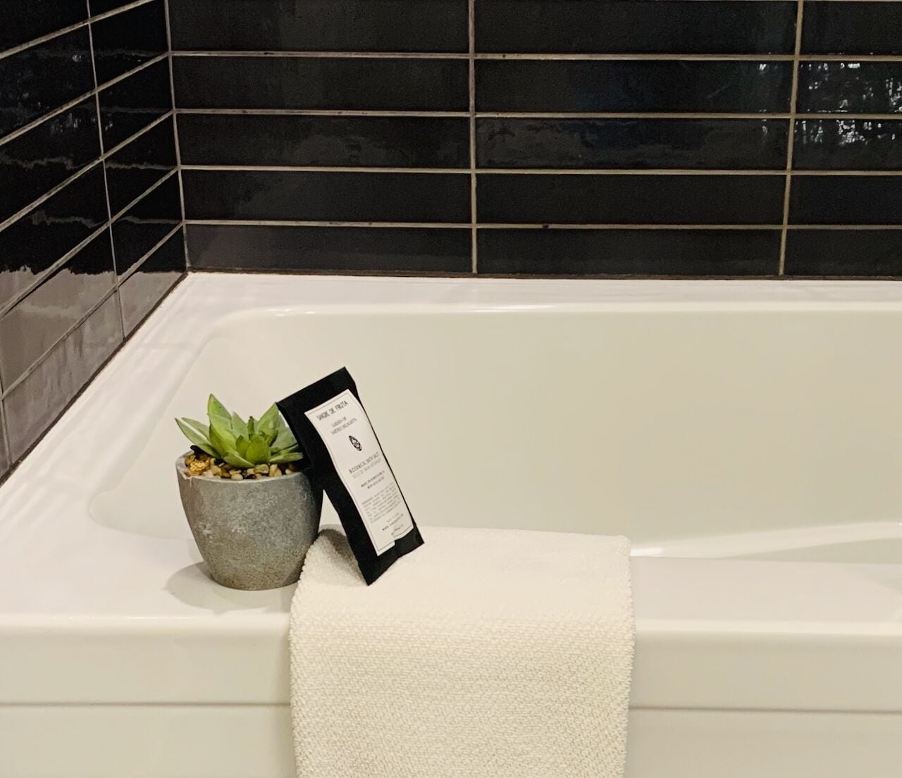 deluxe room, 1 queen bed with sofa bed, non smoking, partial ocean view (mount gardner) | bathroom | designer toiletries, hair dryer, towels