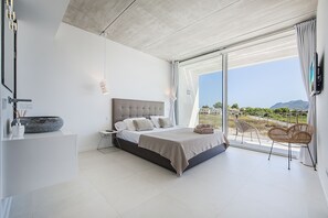 5 bedrooms, iron/ironing board, WiFi, bed sheets - Luxury villa with pool on the beach (Alcudia(es Barcares))