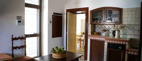 Refrigerador, horno, lavavajillas, tostadora