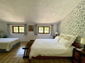 2 chambres, fer et planche à repasser, lit parapluie, Wi-Fi gratuit