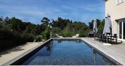 Villa contemporaine classé 4* avec Piscine privée