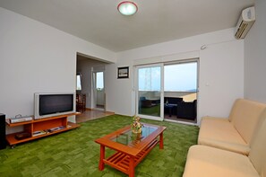 Family Apartment, 4 Bedrooms, Sea View, Sea Facing - Apartmani A&G (Kastela)