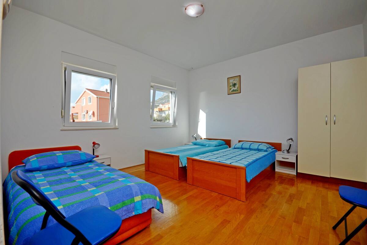 Appartamento familiare, 4 camere da letto, vista mare, fronte mare | Tende oscuranti, insonorizzazione, ferro/asse da stiro, Wi-Fi gratuito