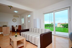 Suite Comfort, 1 camera da letto, vista mare, al piano terra | Tende oscuranti, insonorizzazione, ferro/asse da stiro, Wi-Fi gratuito