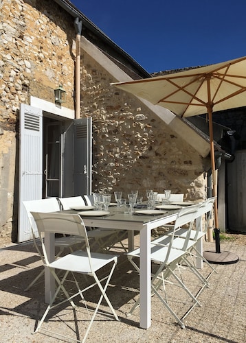 Roseland 3* Vacation Rental for 8 People Between Paris and Rouen, Thoiry, Giverny, and Versailles