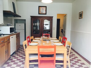 Dining - Gite 3 * 8 people between Paris and Rouen  (Arnouville-Lès-Mantes)
