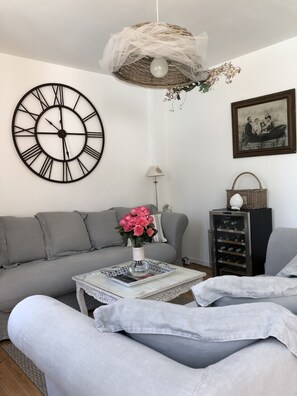 TV, DVD player, table tennis, books