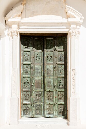 A stone's throw from the sea ..