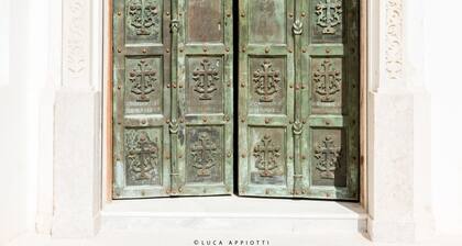 A stone's throw from the sea ..