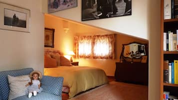 3 dormitorios, tabla de planchar con plancha, cuna de viaje