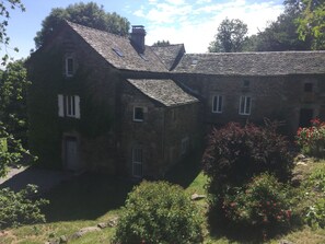 Exterior - Gîtes/Grande maison de famille à la campagne très calme 20 Pers, 8 chamb, 3 SdB (Montjaux)