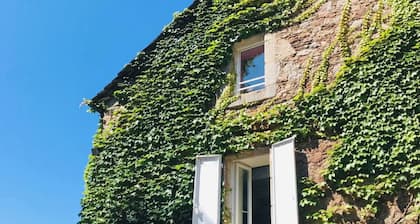 Gîtes/Grande maison de famille à la campagne très calme 20 Pers 8 chamb 3 SdB