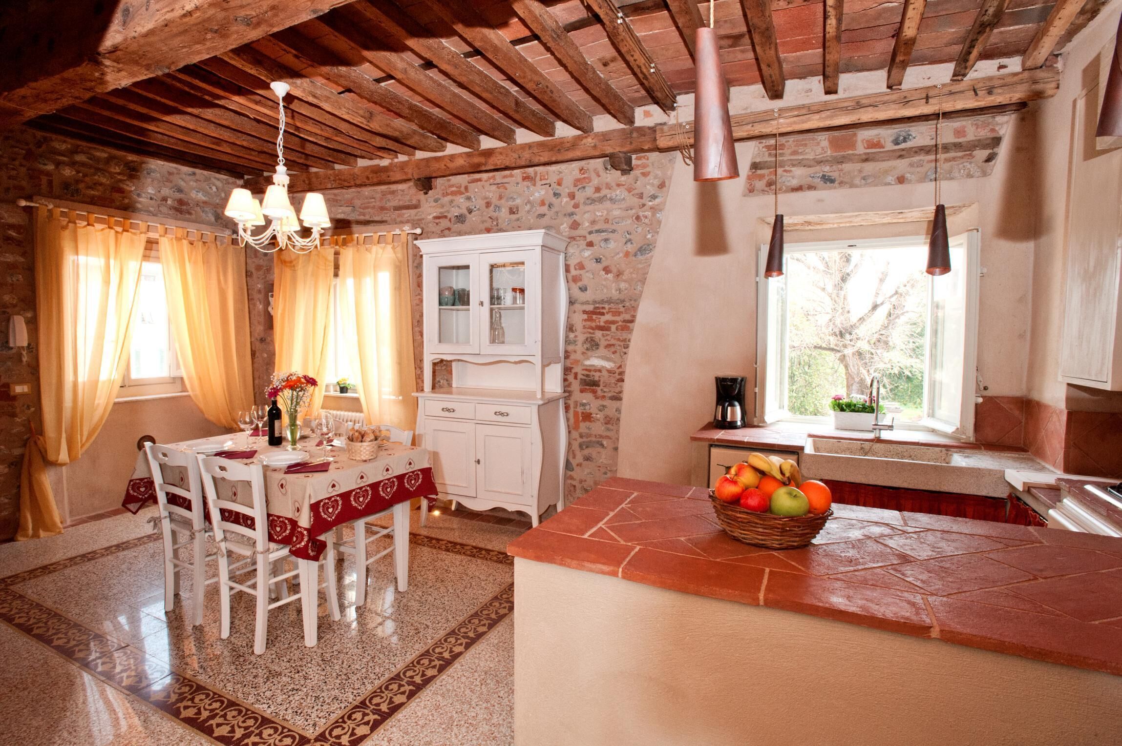 bright and stylish apartment, with view on Villa Bottini's park, A/C, WIFi