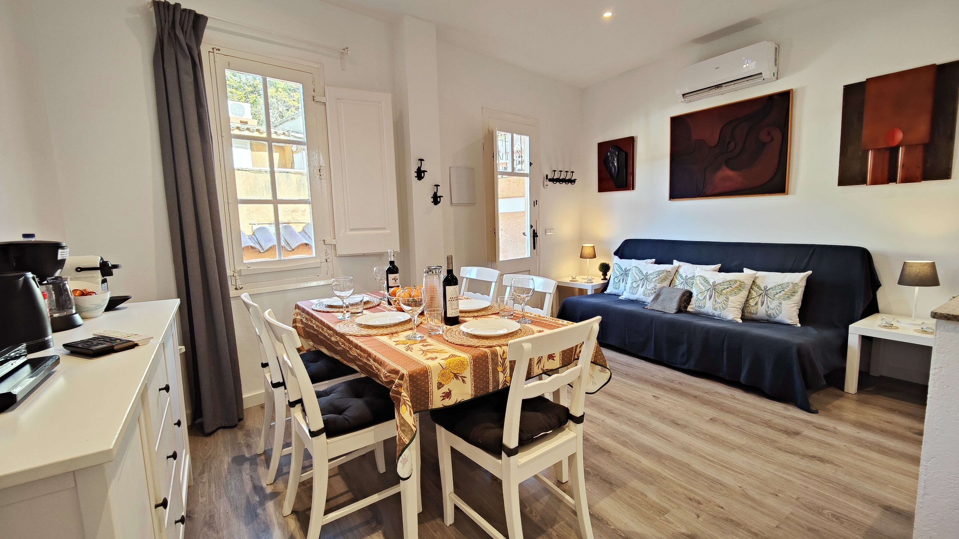 House with terrace and garden at 30 meters from the sand beach of la Fosca.