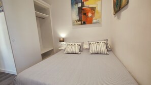 2 Schlafzimmer, Bügeleisen/Bügelbrett, kostenloses WLAN