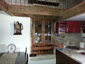 Dining - Charming house inside walls of Óbidos (Óbidos)
