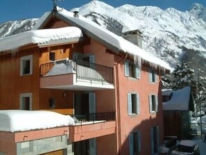 Exterior - Beautiful apartment in the centre of Argentiere, Chamonix . Maison Rose. Apt 1 (Chamonix-Mont-Blanc)