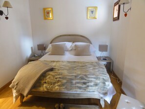 3 habitaciones, tabla de planchar con plancha y wifi gratis 