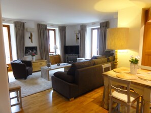 Smart-tv, boeken en een stereo