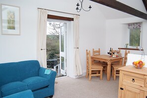 TV, DVD player, video library, stereo - Self Catering Rural Farm Cottage + Heated Pool Cornwall  (Launceston)