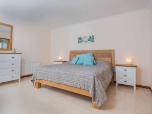 1 bedroom, WiFi, bed sheets, wheelchair access - Newly revamped villa walking distance to beaches, mountains and pinewalk (Port De Pollença)