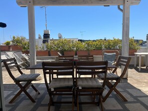 Outdoor dining - Unique apartment with 2 large terraces,  4 mins walk from Otranto centre and sea (Otranto)