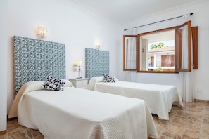 4 bedrooms, WiFi, bed sheets