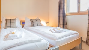 3 bedrooms, iron/ironing board, free WiFi, bed sheets