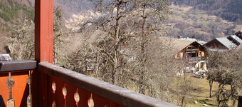 Family Friendly Apartment with Balcony and Stunning Mountain Views