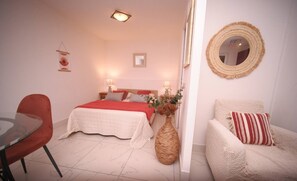 1 室のベッドルーム、アイロン / アイロン台、WiFi (無料)、ベッドシーツ