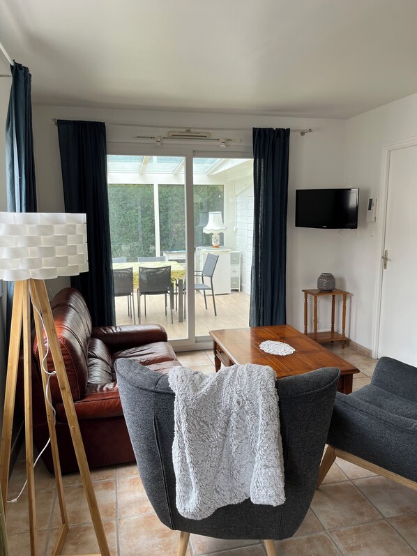 Télévision à écran plat