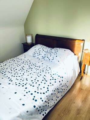 2 sovrum, strykjärn/strykbräda, wi-fi och sängkläder