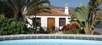 Escape to Anastasio Cottage, Rustic Charm in Villa de Mazo