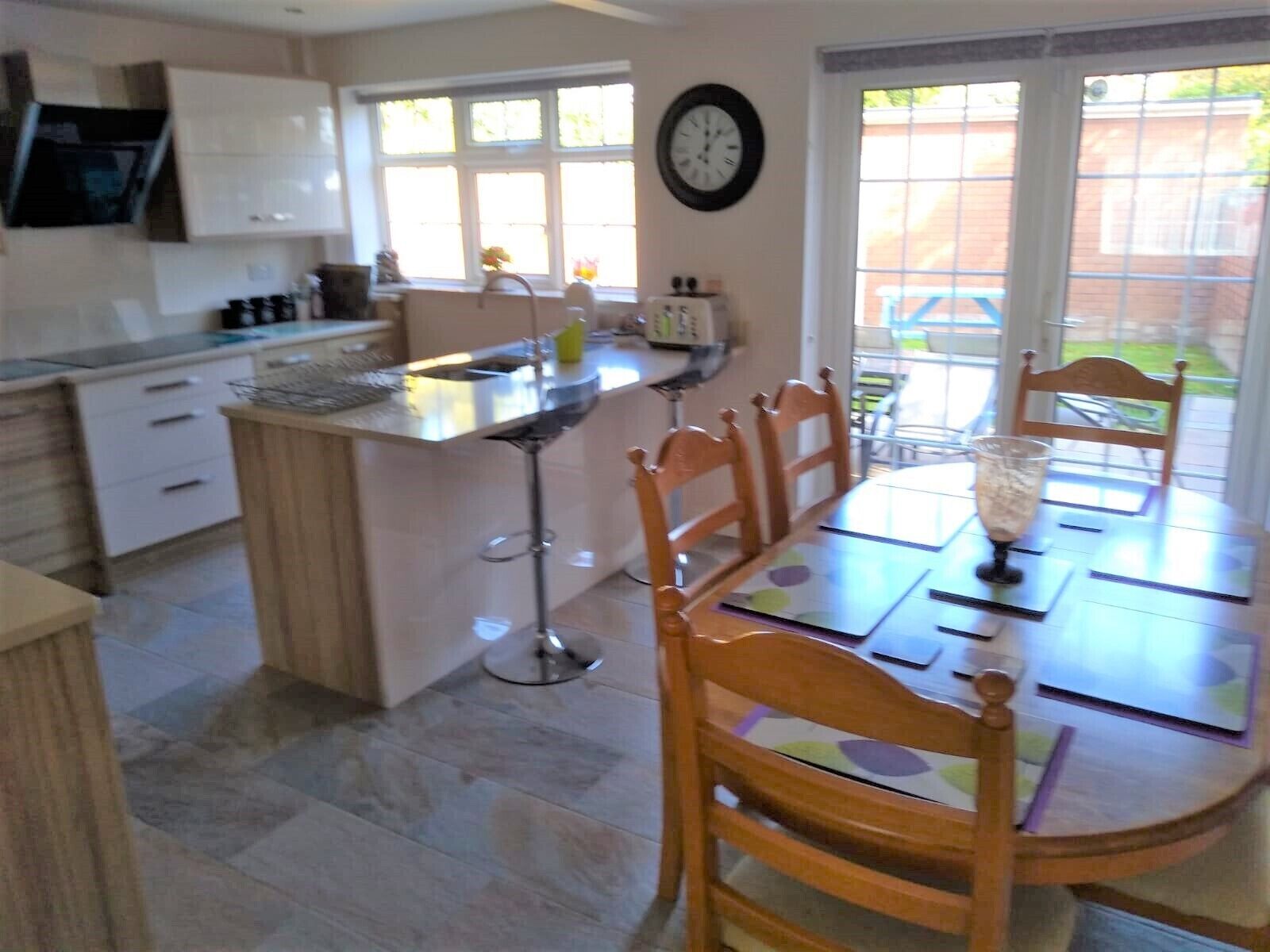 Smitten cottage 6 guest 