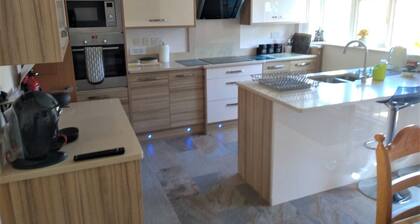 Smitten cottage 6 guest Rhyl