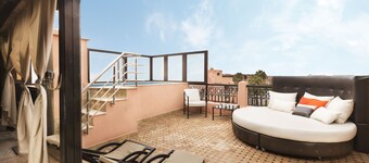 Duplex apartment with private pool 