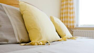3 bedrooms, iron/ironing board, free WiFi, bed sheets