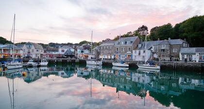 Bungalow-Outdoor Heated Swimming Pool (open May-September)StMerryn Padstow