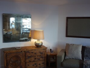 Smart-TV, DVD-spiller og stereoanlegg