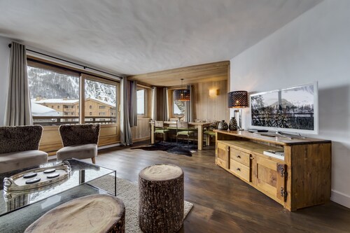 Squaw Valley. Apartment 3 rooms, 4 people. Great view! 