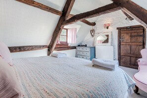 7 Schlafzimmer, Bügeleisen/Bügelbrett, kostenloses WLAN, Bettwäsche