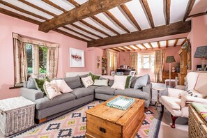 Smart-TV, Kamin, DVD-Player, Tischtennisplatte