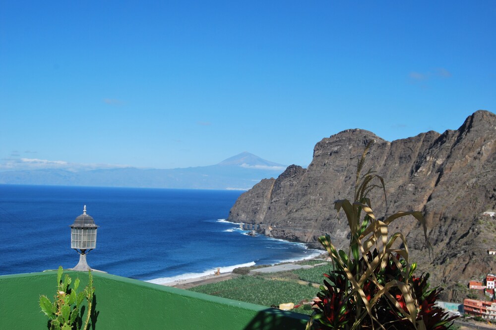 El Silbo II Wonderful views of the sea and the Hermigua valley. Nature and peace