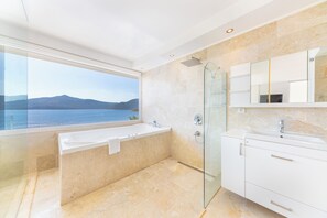 Badewanne, Whirlpool, Haartrockner, Bidet
