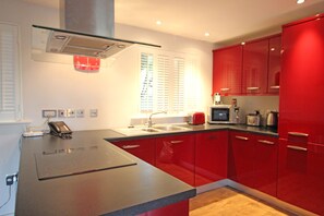 Réfrigérateur, four, plaque de cuisson, lave-vaisselle